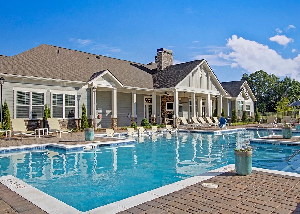 Resort-style Swimming Pool and Deck