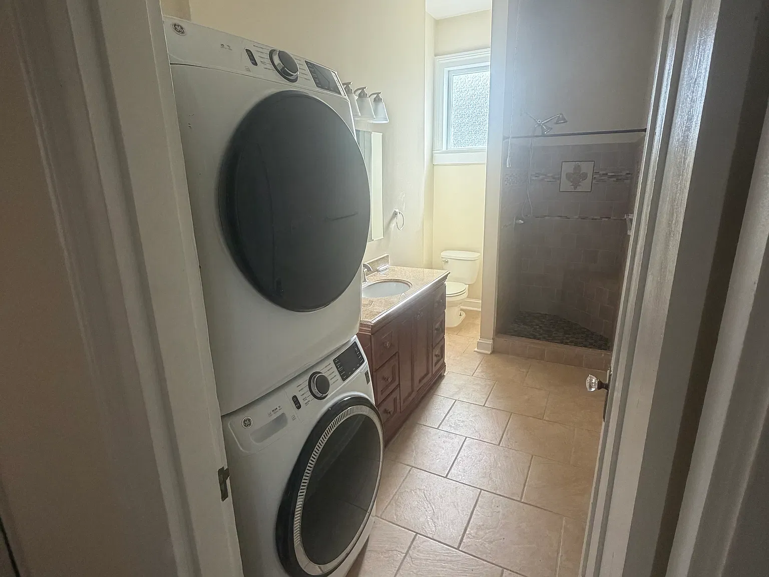 3 bed, 2.5 bath, 1675 sqft, $1,850 — Photo 4