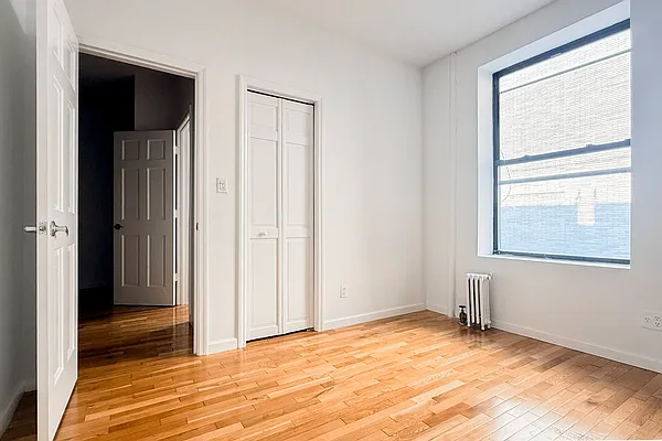 Bedroom, photo 1