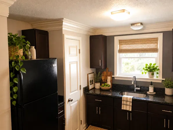 The Residences at Fall River, 1710 N Main St APT 5, Fall River, MA 02720