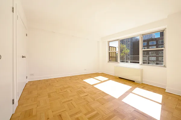 Rented by Buchbinder & Warren | media 16