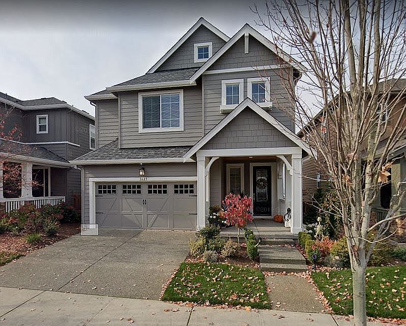 1st image of 1623 14th Pl NE