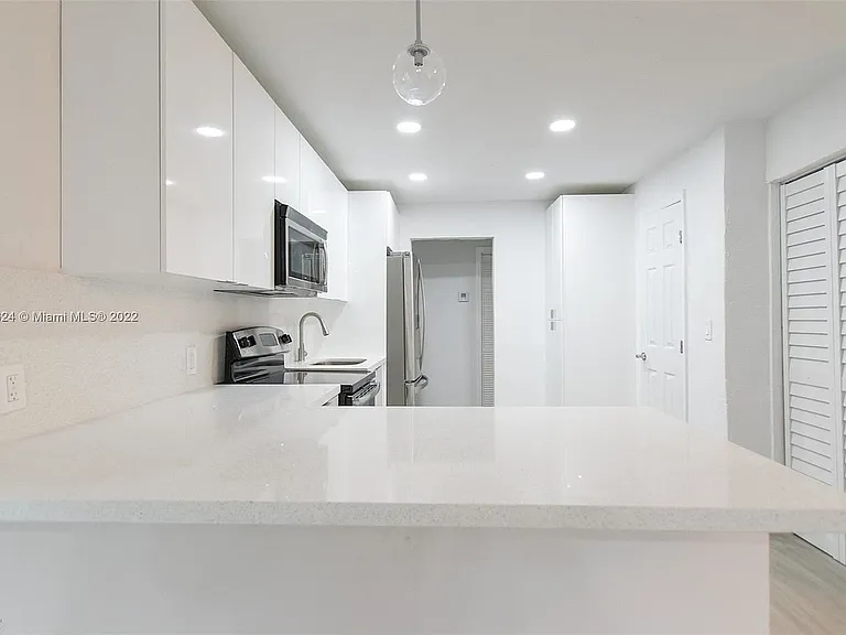 1435 NW 58th Ter — Photo 7