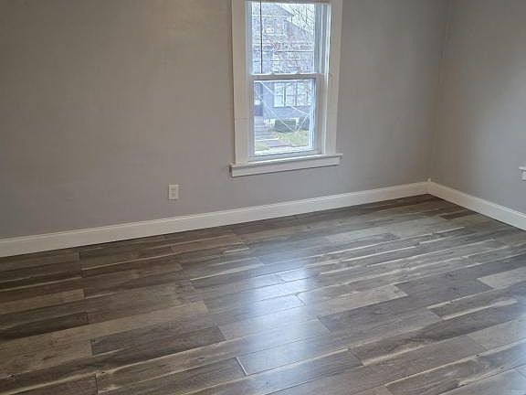 5th image of 128 Miller St