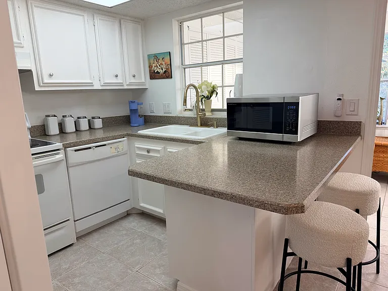 4158 Tamiami Trl #B8 — Photo 21
