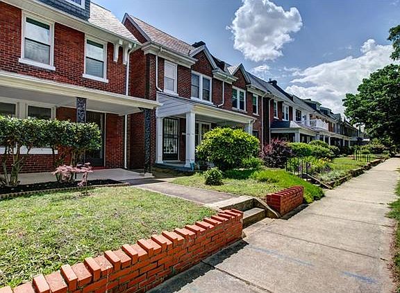 4th image of 2207 Rosewood Ave