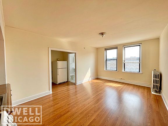 3rd image of 3333 W Diversey Ave #218