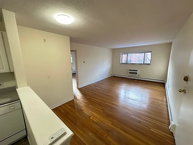 20 Riverside St #2-3 — Photo 5