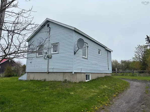 42 George St, Cape Breton, NS B1V 1N7