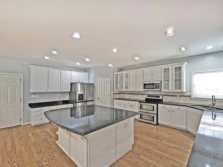 1689 Clay Brooke Ave — Photo 10
