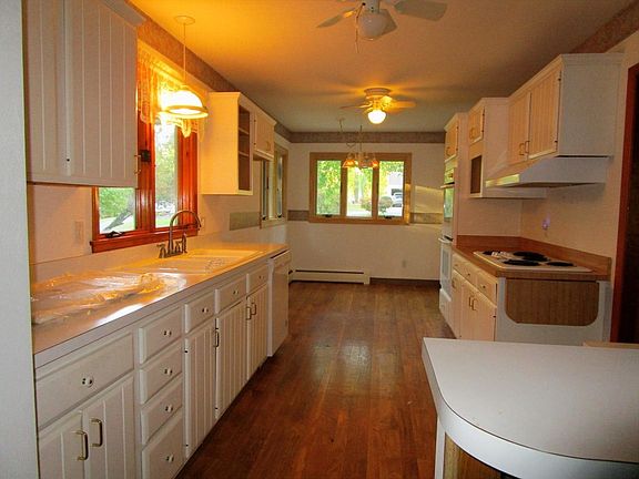 4th image of 378 Cole Dr