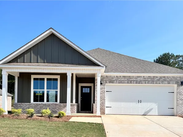 2522 Farmville Lakes Dr, Auburn, AL 36830