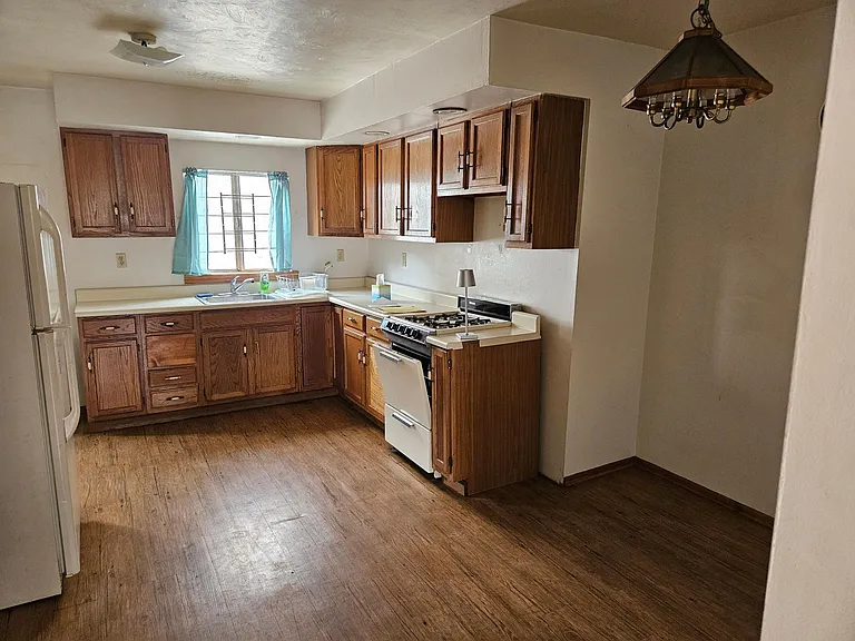 1727 Carey Way — Photo 4