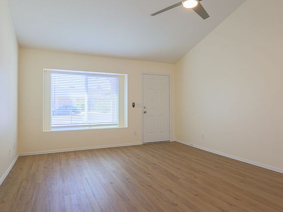 4th image of 2436 E Carmel Ave