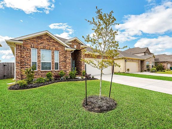 5th image of 454 Forest Village Cir