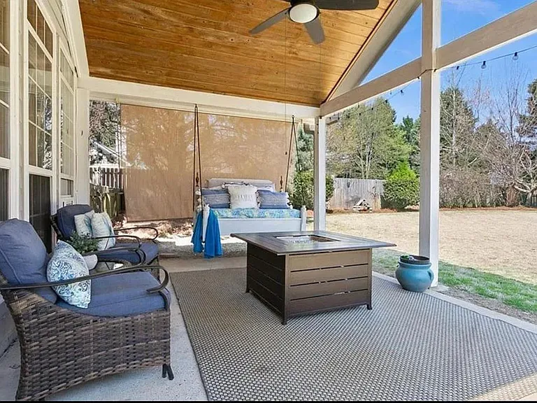 4015 Delamar Dr — Photo 25