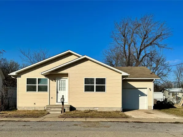 713 S Main St, Dexter, MO 63841
