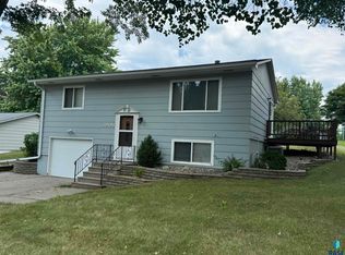 3908 E 28th St, Sioux Falls, SD 57103