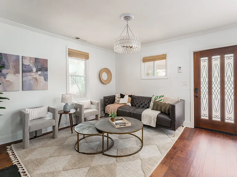 200 Lowry St NE — Photo 2