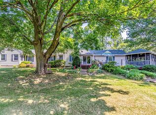 3112 Loyal Oak Dr, Barberton, OH 44203