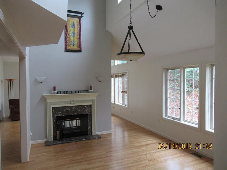 100 Winterbourne Ln — Photo 10