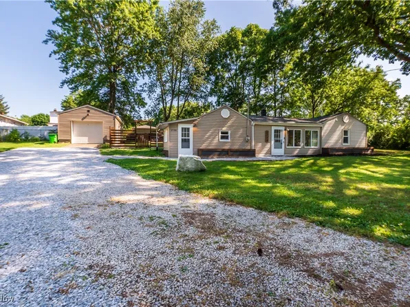 2730 Chelsea Dr, Akron, OH 44312