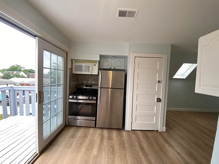 2484 Main St #3 — Photo 10