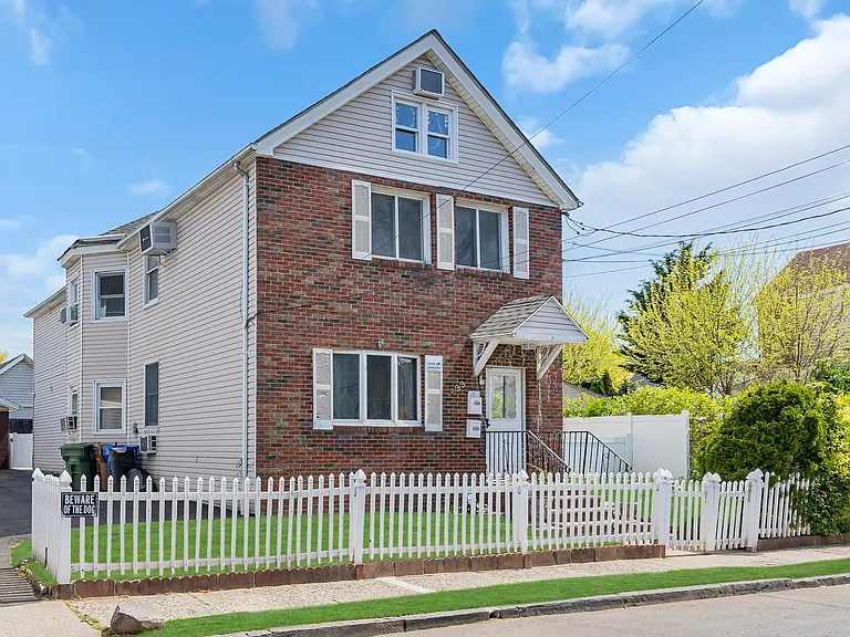 633 McGillvray Pl — Photo 5