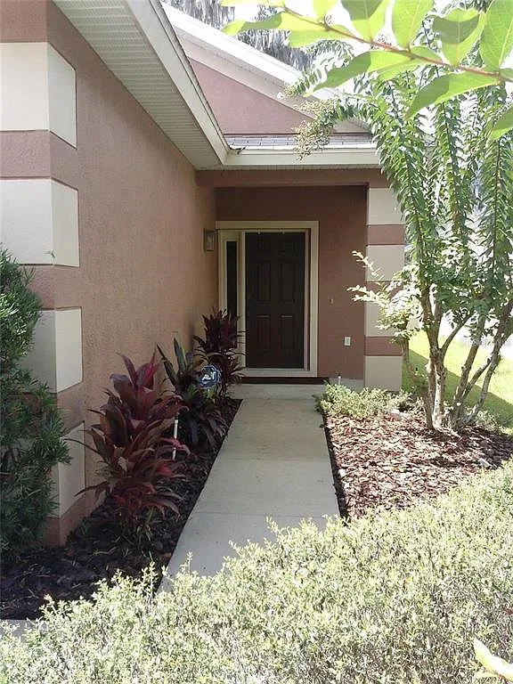 3 bed, 2.0 bath, 1470 sqft, $2,400 — Photo 4