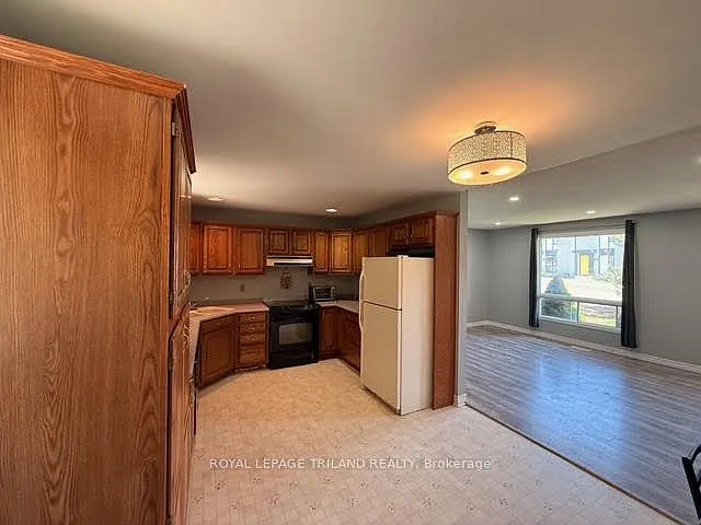165 Railway Ave — Photo 5
