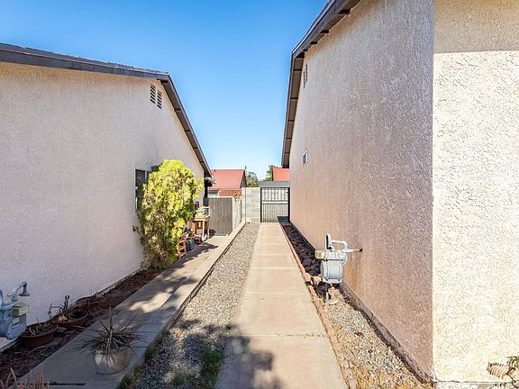 3rd image of 1416 W 13th St
