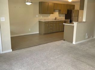 922 N 85th St APT 4, Seattle, WA 98103