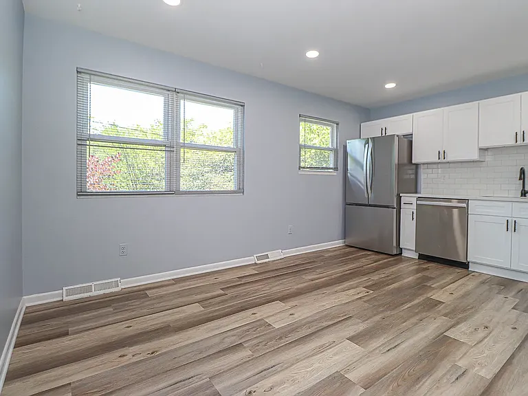 328 Benfield Rd — Photo 21