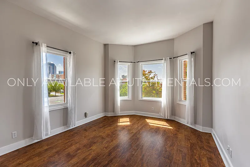 1 bed, 1.0 bath, 553 sqft, $1,297 — Photo 4
