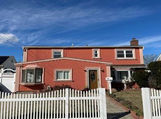 915 Van Buren St, Baldwin, NY 11510