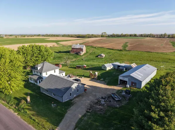 6460 Dutch Hollow, Potosi, WI 53820