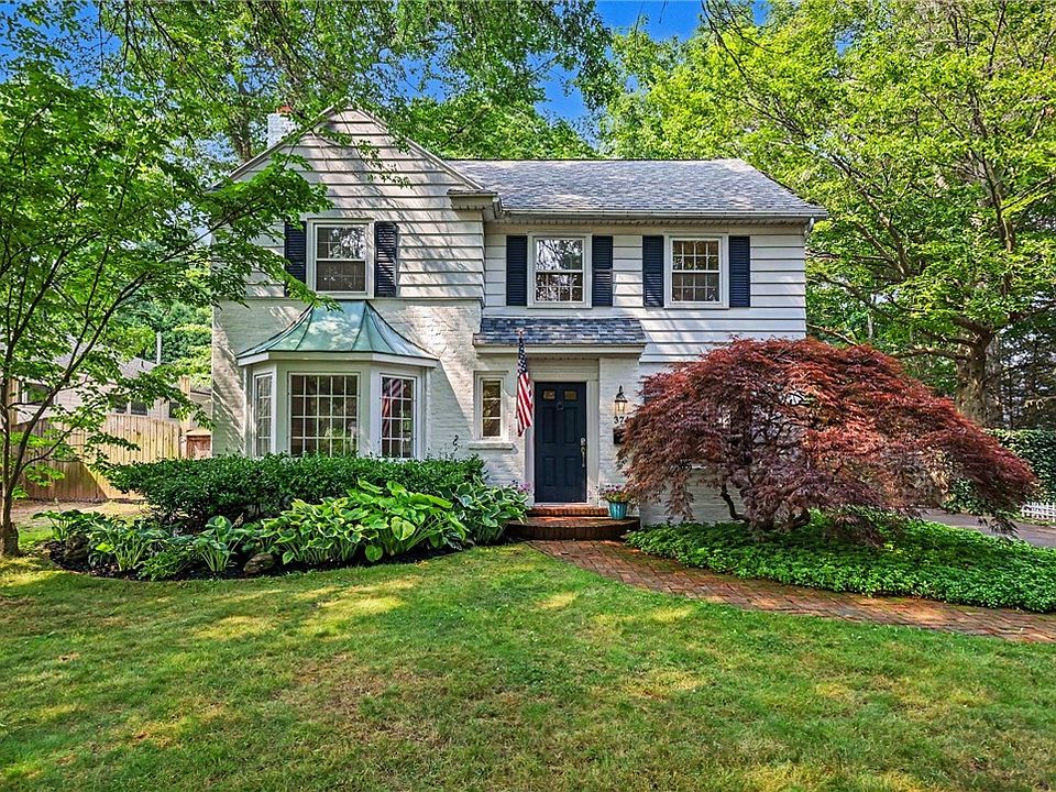 1st image of 374 Ashbourne Rd