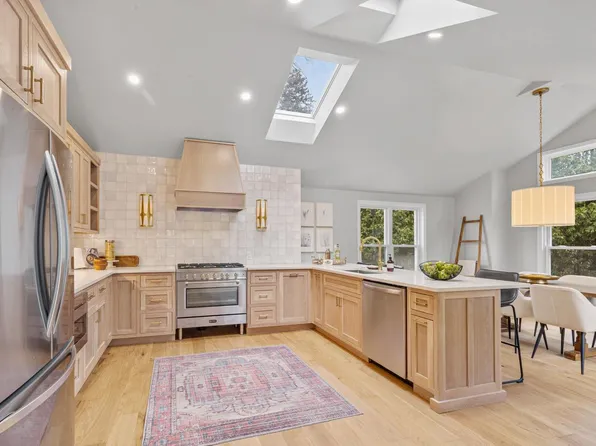 7700 North Seneca ROAD, Fox Point, WI 53217