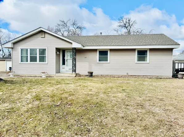 7107 Girard Ave N, Brooklyn Center, MN 55430