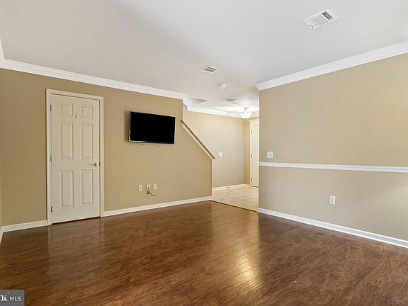 5th image of 207 Autumn Woods Ct