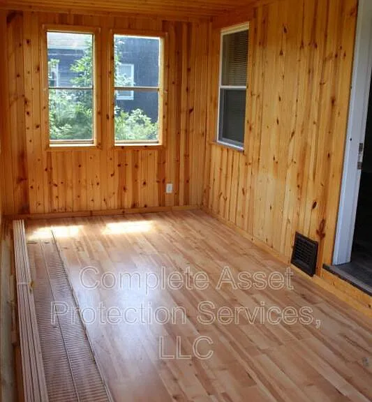 7326 Taft St — Photo 3