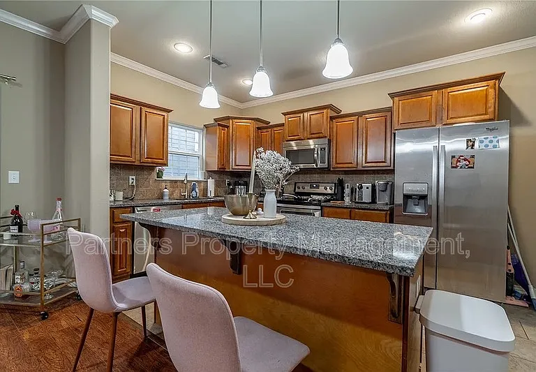606 N Tennyson Ln — Photo 7