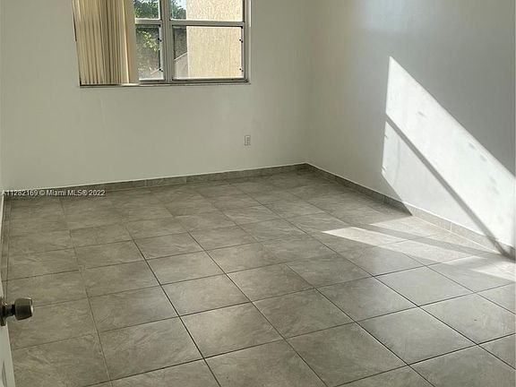 5th image of 8373 Lake Dr APT 402
