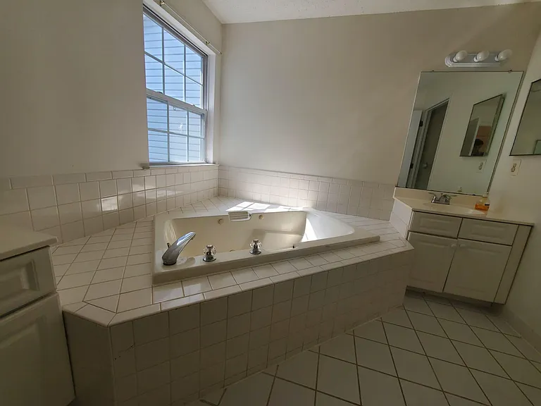 93 Prestwick Way — Photo 15