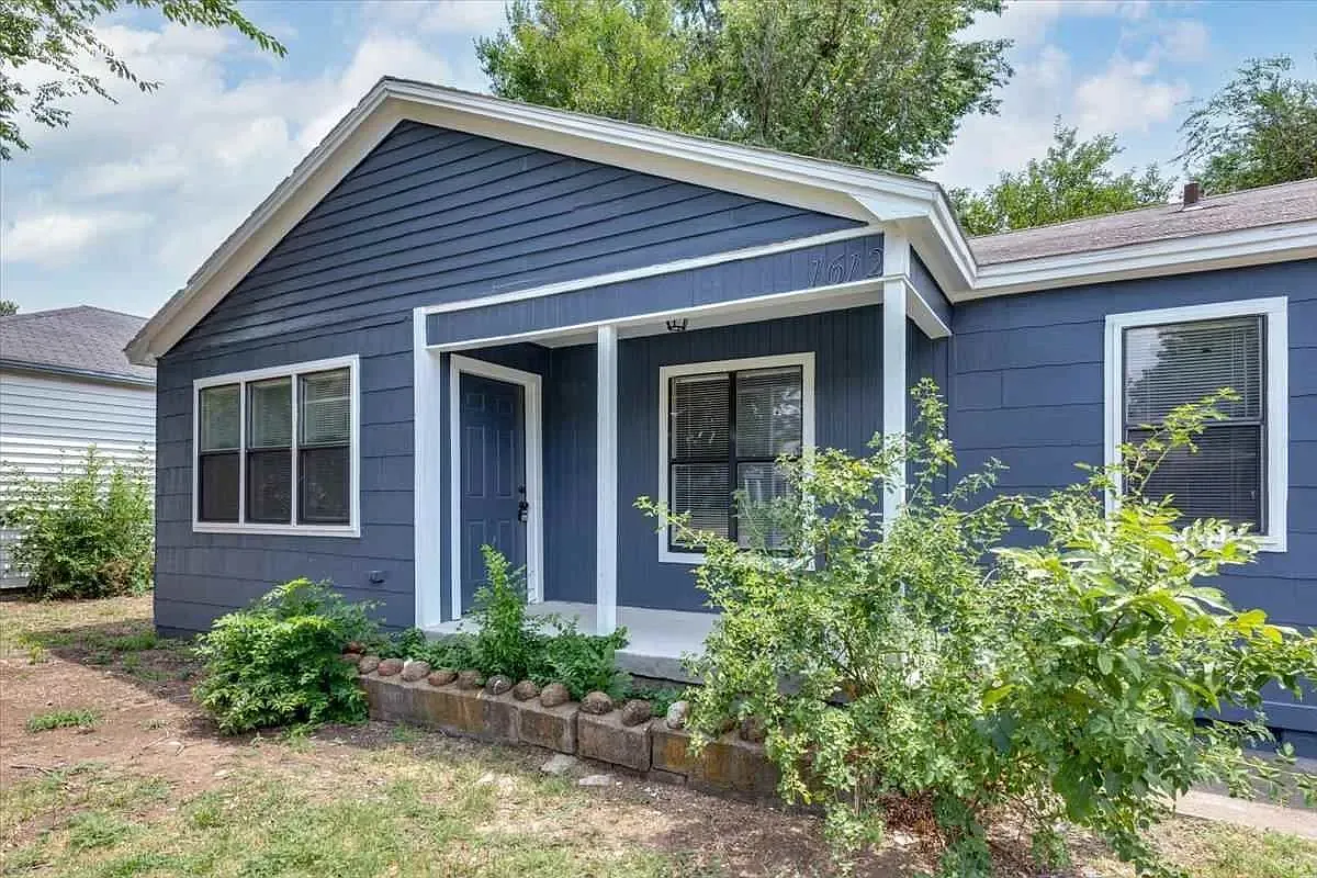 3 bed, 1000 sqft, $1,050 — Photo 2