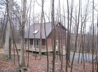 121 Ash Ln, Milford, PA