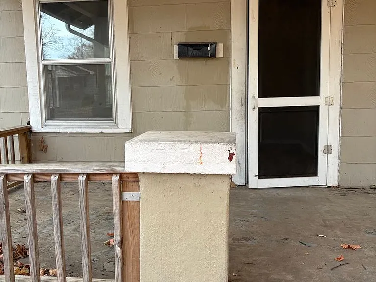2127 N Boonville Ave — Photo 1
