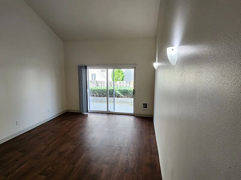 Emerald Pointe — Photo 35