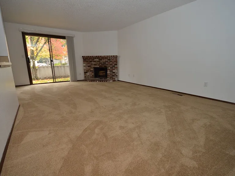12300 SW Sussex St — Photo 6