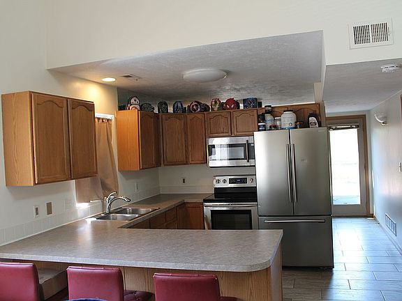 4th image of 1501 W B Ct